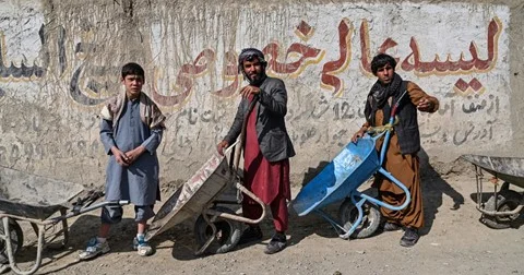 İşçi qıtlığ: Rusiya əfqanlılarla doldurulacaq