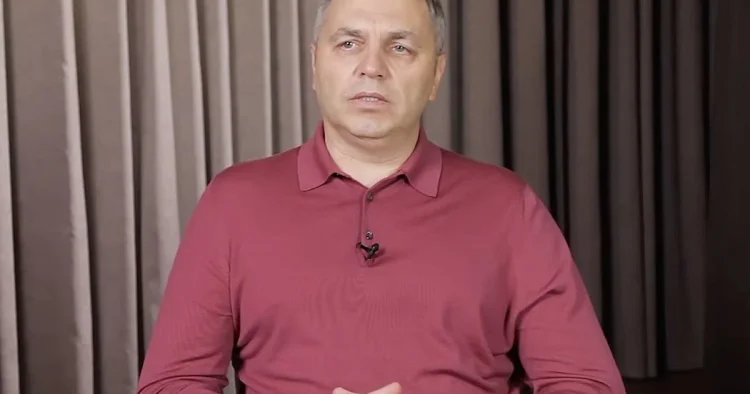 Yanukoviçin qətlə yetirilən müşavirinin qızları İspaniya məktəbdən qovulublar