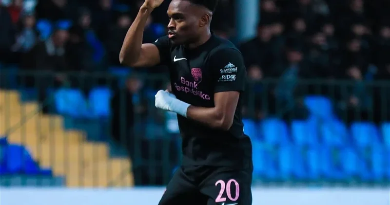 Немецкий вингер Сабаха никак не может вернуться