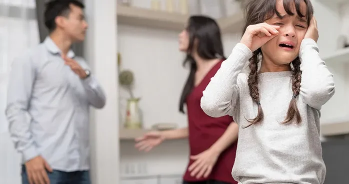 Səhv tərbiyə travmaya çevrilə bilər Psixoloqdan valideynlərə xəbərdarlıq