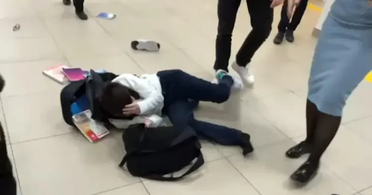 Məktəblilər arasındakı dava ilə bağlı polisdən AÇIQLAMA