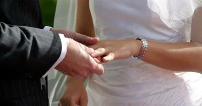 Qeyri adi nikahlar: Azərbaycanda 59 yaşlı kişi 19 yaşlı qızla evləndi