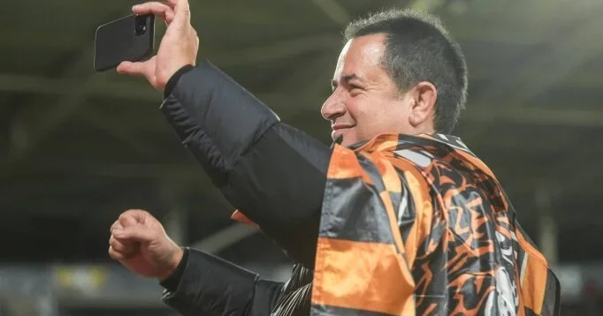 Acun Ilıcalı oyun gedə gedə azarkeşlərə zəng vurdu