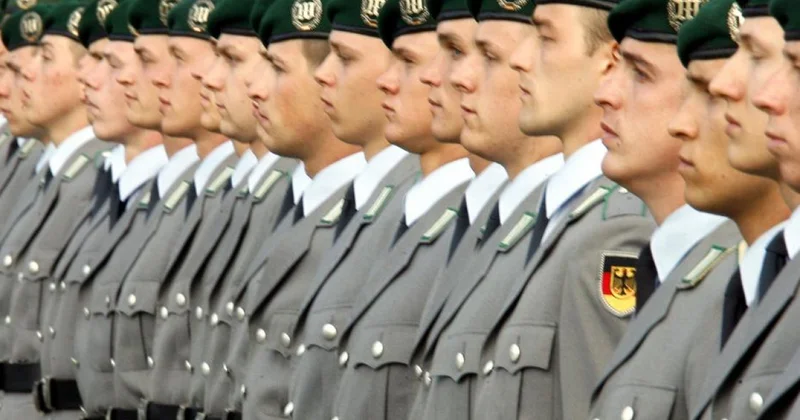 Бундесверу нужно больше солдат: реформа работает