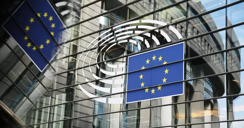 Politico: В Европе хотят сократить зависимость от США