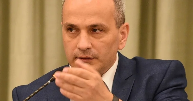 KREDİT MÜQAVİLƏLƏRİ: banklar sənədləri niyə tələsik imza atdırır?