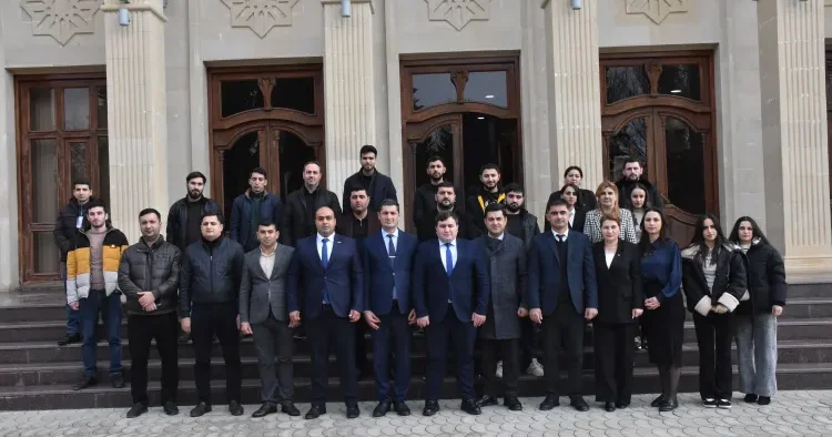 Ağsu rayonunda gənc partiya fəalları Heydər Əliyev Mərkəzini ziyarət ediblər FOTO