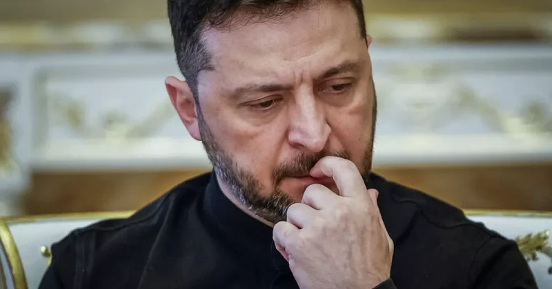 Зеленский поручил разработать новый план обороны Украины