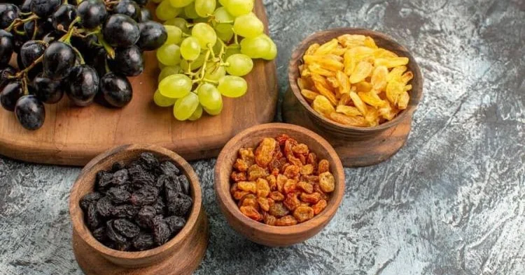 Kişmişin FAYDALARI Hansını seçək qara yoxsa sarı?