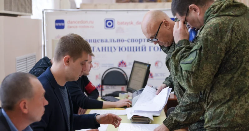 Rusiyada hərbi uçota düşməkdən imtina edən əcnəbi uşaqları vətəndaşlıqdan məhrum ola bilərlər