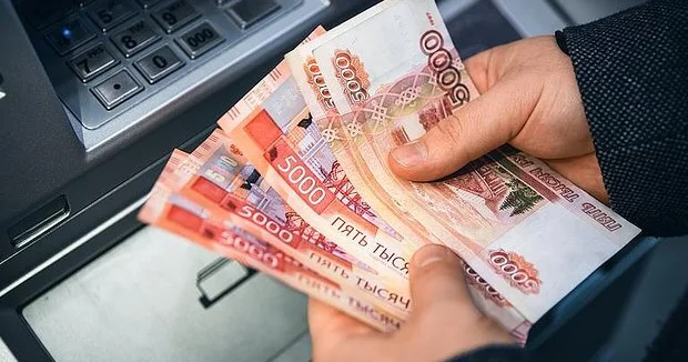 Rusiya bankları çökür: Böhranın başladığı elan edildi