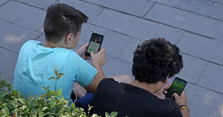 İspaniya 16 yaşdan kiçik uşaqların sosial mediaya çıxışını qadağan etməyi planlaşdırır