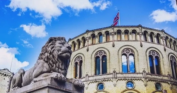 Парламент Норвегии проголосовал за сохранение монархии