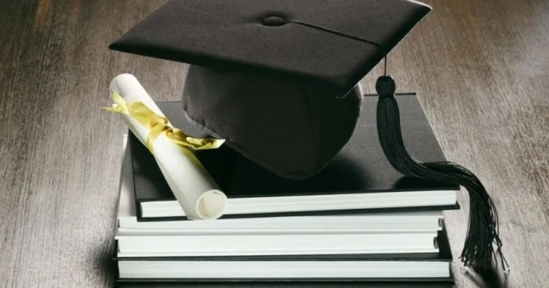 Elmlər doktorluğuna maraq niyə azalır? Ekspert səbəbləri açıqladı