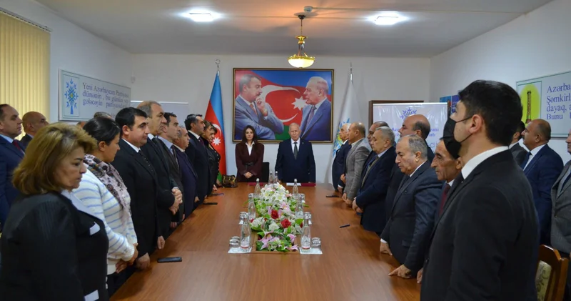 Şəmkirdə ərazi partiya təşkilat sədrlərinin iştirakı ilə müşavirə keçirilib FOTOLAR