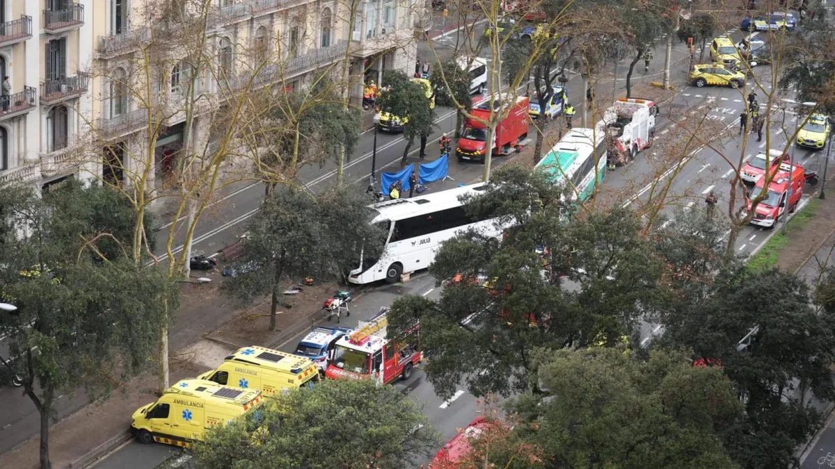 İki avtobus toqquşdu, 34 nəfər xəsarət aldı FOTO/VİDEO