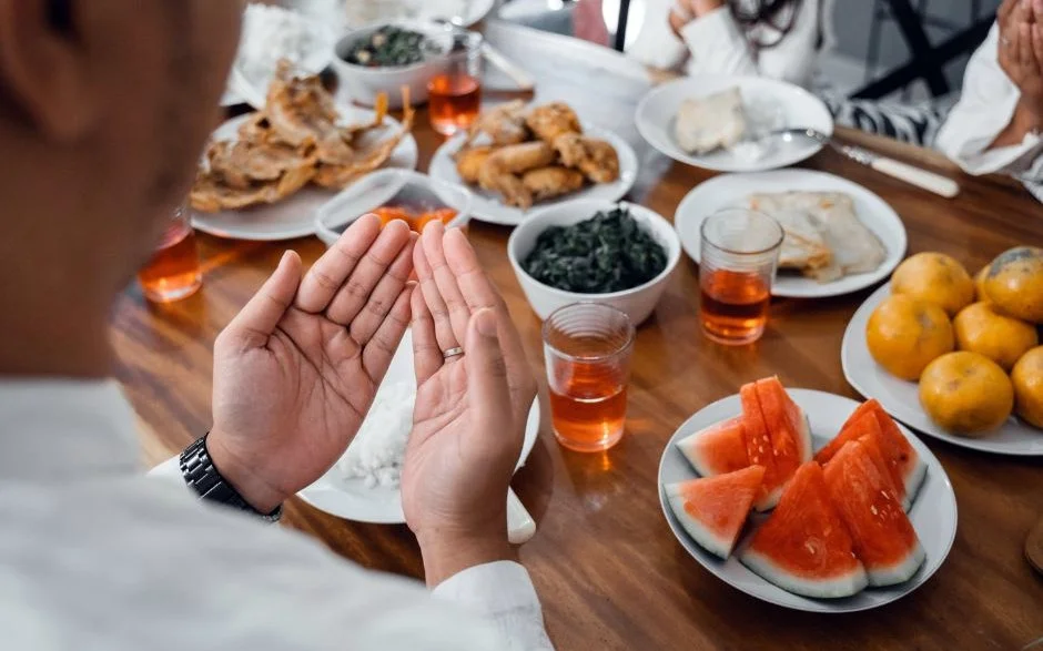 Ağız suyu orucu poza bilər? AÇIQLAMA