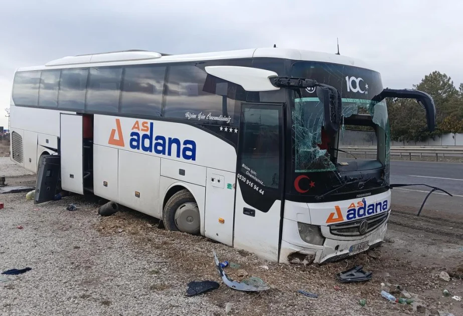 Ankarada ağır yol qəzası: 16 nəfər yaralanıb