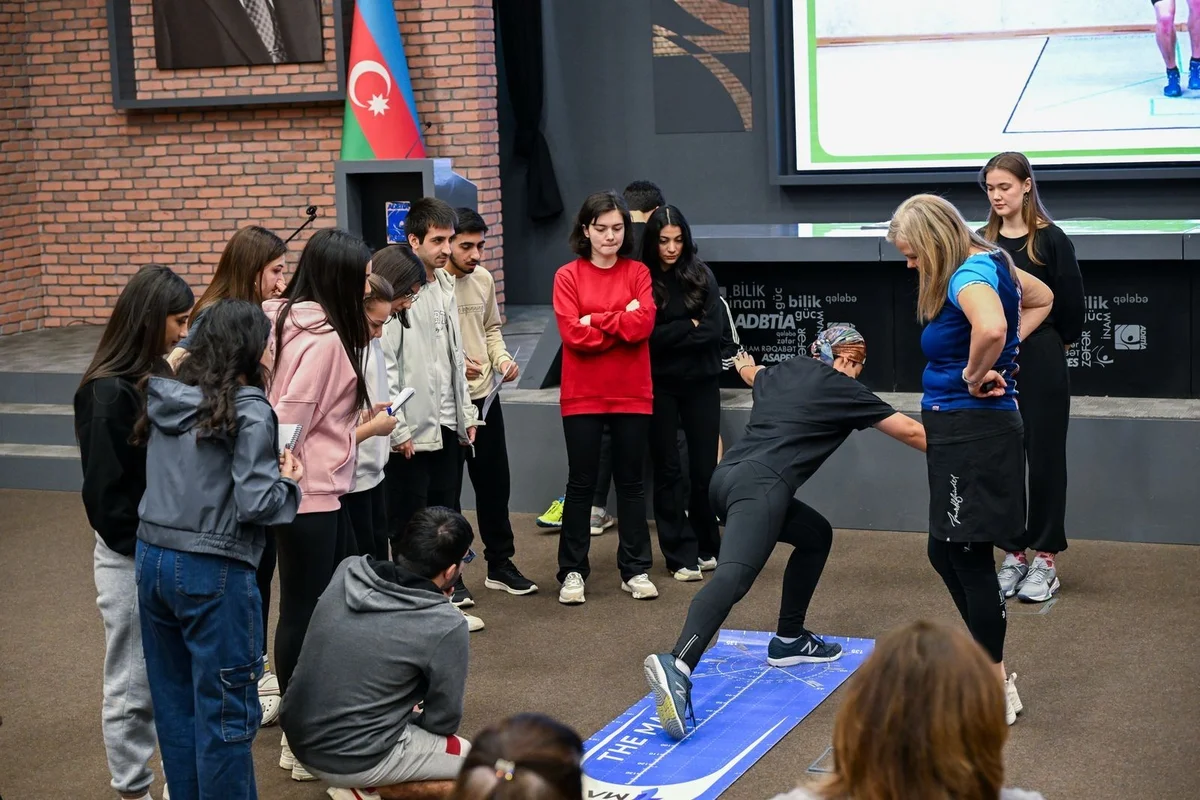 Karlov Universitetinin professoru Azərbaycan İdman Akademiyasında təlim keçib FOTO