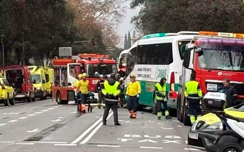 İspaniyada 2 sərnişin avtobusu toqquşdu