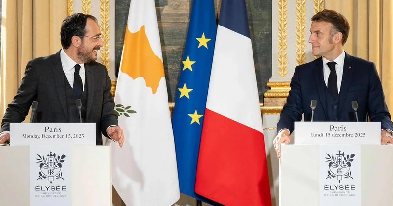 Fransa Kiprə hərbi texnika toplayır
