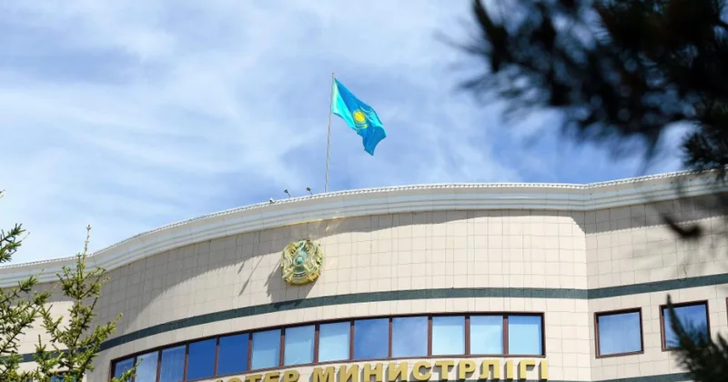 Казахстан задействует несколько маршрутов для эвакуации своих граждан из Ирана