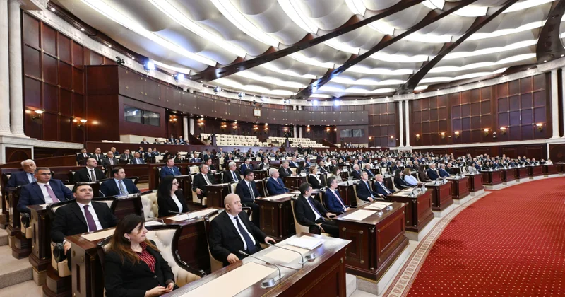 Milli Məclisin iclası başladı
