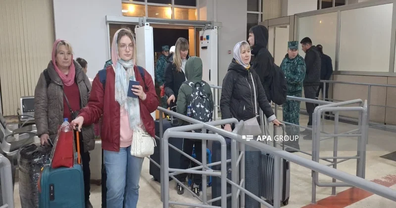 126 граждан РФ доставлены в аэропорт Лянкярана для отправки на родину ОБНОВЛЕНО ФОТО