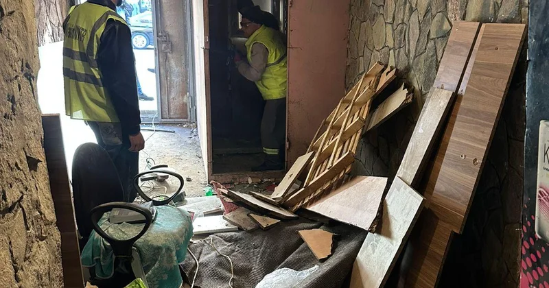 Nəsimi İcra Hakimiyyəti qanunsuz tikilini sökdü Yeni başçı sakinlərin şikayətini dərhal nəzərə aldı + FOTO