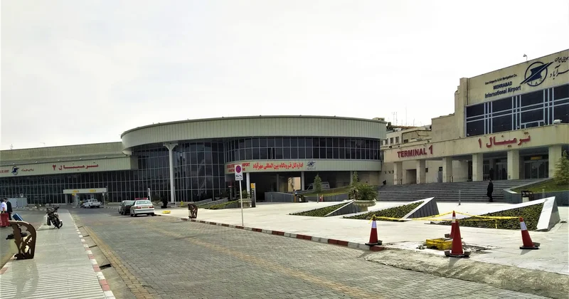 Tehranda hava limanına hücum edilib