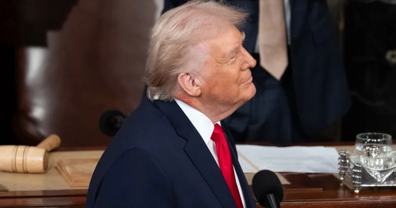 Врач Трампа объяснил раздражение на его шее реакцией на крем