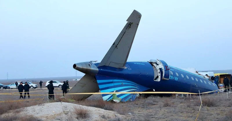 Казахстан обещает ускорить расследование крушения самолета AZAL