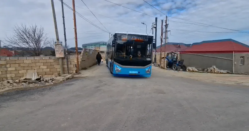 Avtobusların dəyişdirilməsi sərnişinlərin narazılığına səbəb olub (VİDEO)