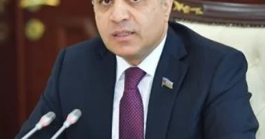 Milli Məclisdə həkimlərə ödənilən vəsaitlə bağlı məsələ qaldırıldı Azay Quliyev