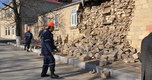 Şamaxıda zəlzələ: evlərə ziyan dəyib, dağıntılar var FOTOLAR
