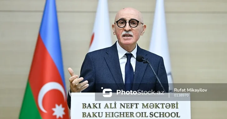 Фирудин Гурбанов рассказал о планах внедрения курсов по ИИ в учебные программы в Азербайджане