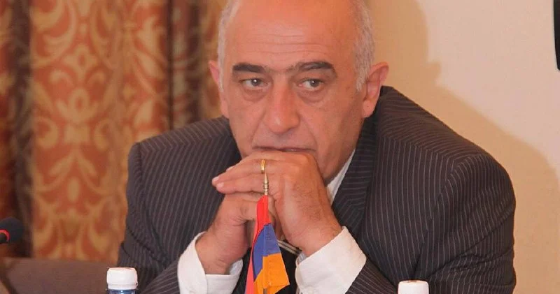 Eks deputatın əmlakı və pulları müsadirə olunacaq