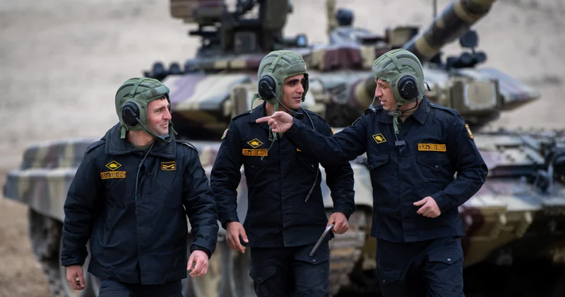 Gələcəyin tankçıları FOTOREPORTAJ