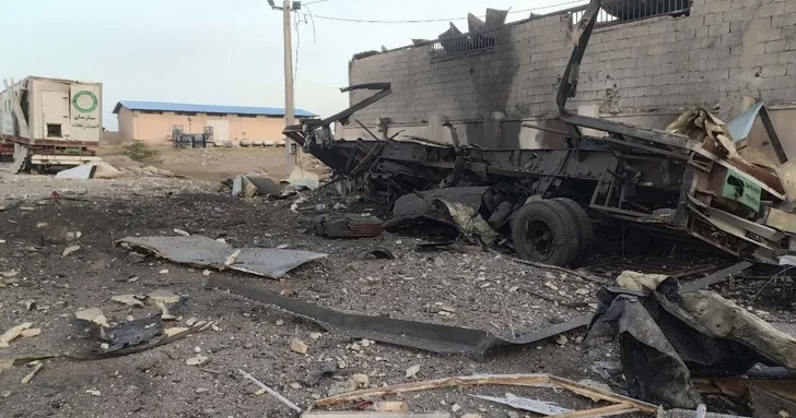 Авиаудар по отделению Красного Полумесяца в иранской провинции уничтожил контейнеры с гумпомощью