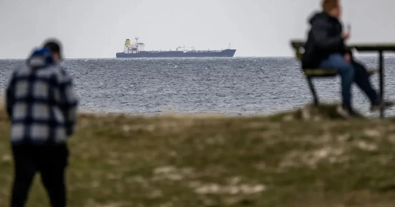 В Швеции задержали танкер Flora 1 по подозрению в разливе нефти