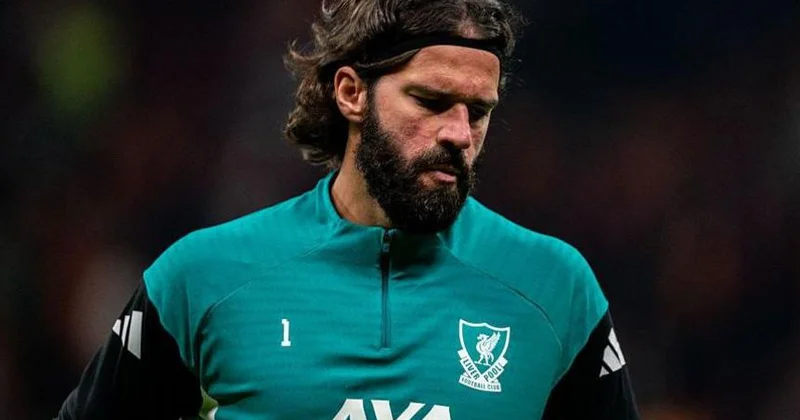 “Liverpul”da ciddi itki: Alisson PSJ yə qarşı matçları buraxacaq