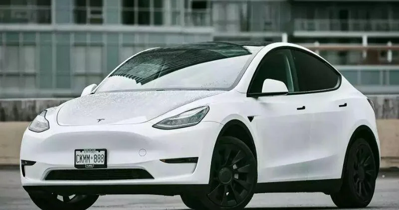 Tesla сняла с производства две свои модели
