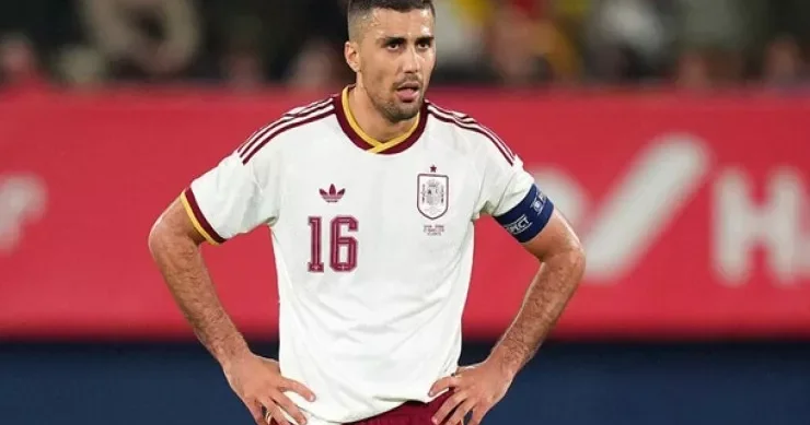Mançester Siti liderini Real a transfer olmaqdan qorumaq istəyir