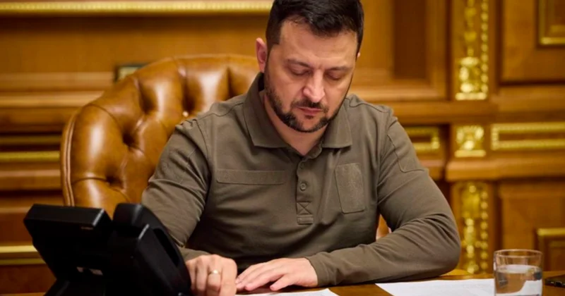 Zelenski: Ukrayna Körfəz ölkələrindən birinə dəniz dronları tədarük edəcək
