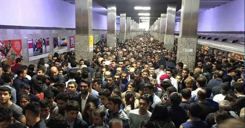 Metronun hərəkətində probem yarandı AÇIQLAMA
