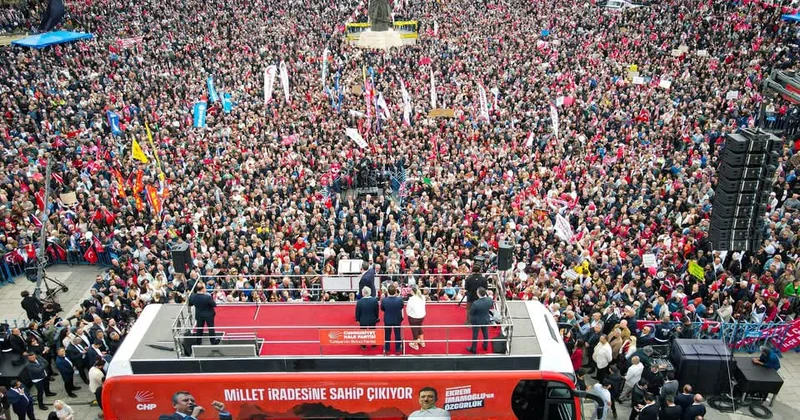 CHP dindarların şəhərində izdihamlı mitinq keçirdi