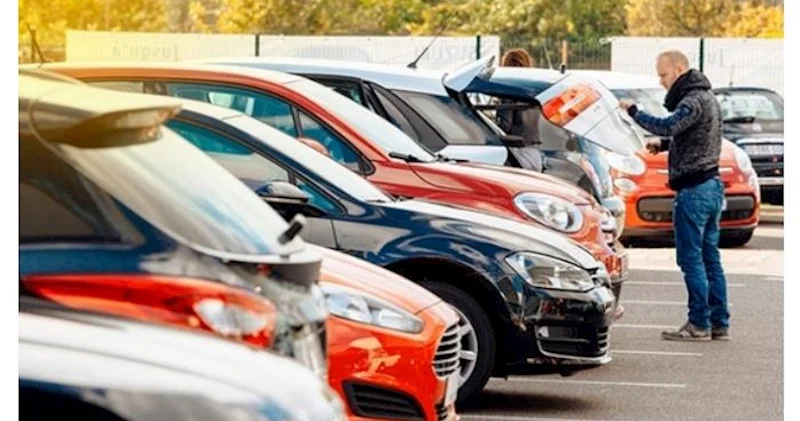 Dövlət agentliyi 3 maşın alır: yarım milyondan çox pul ayrıldı