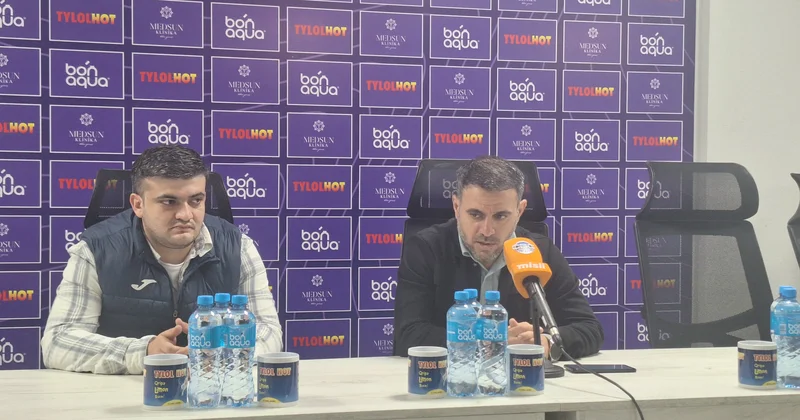 Ayxan Abvasov autsayderlə heç heçəni belə şərh etdi