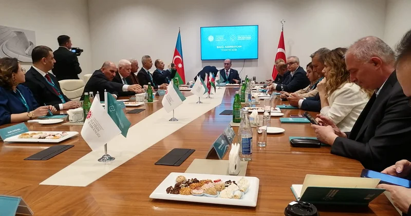 Dildə, fikirdə, əməldə birlik