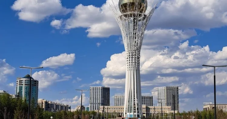 Qazaxıstan rusiyalı deputatları “qara siyahı”ya salıb